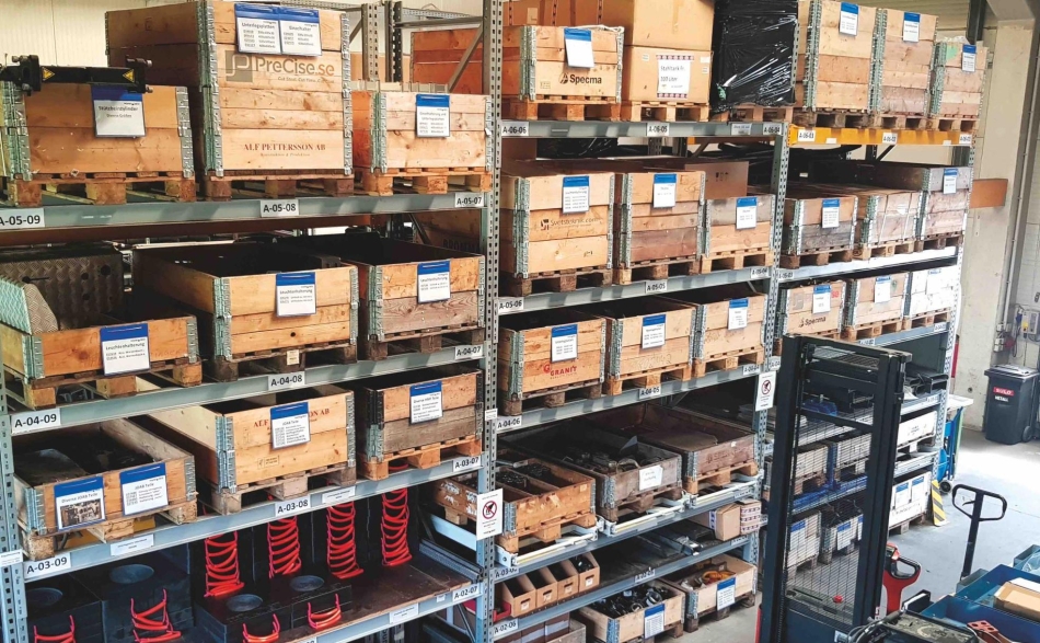 Lager von Ersatzteilen Dunst Hydraulik